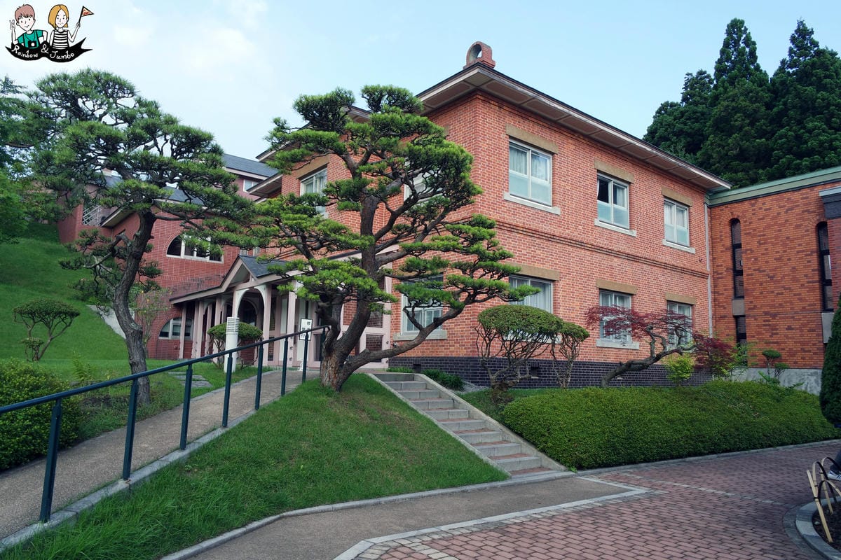 女子修道院 女子修道院