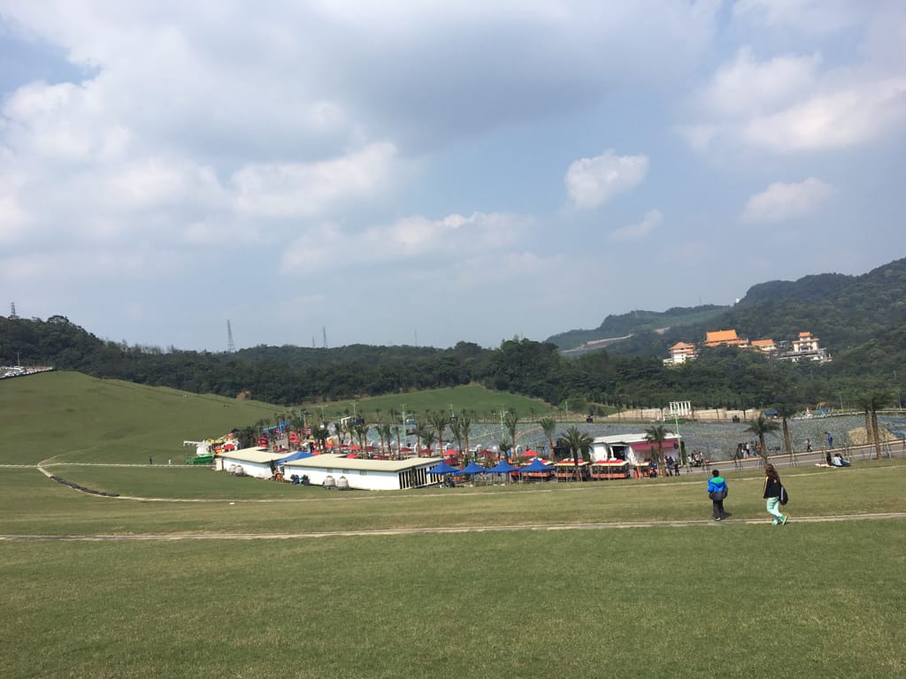 【基隆信義|基隆景點】滿地星空草原點點~星空草原(擁恆文創園 【基隆信義|基隆景點】滿地星空草原點點~星空草原(擁恆文創園