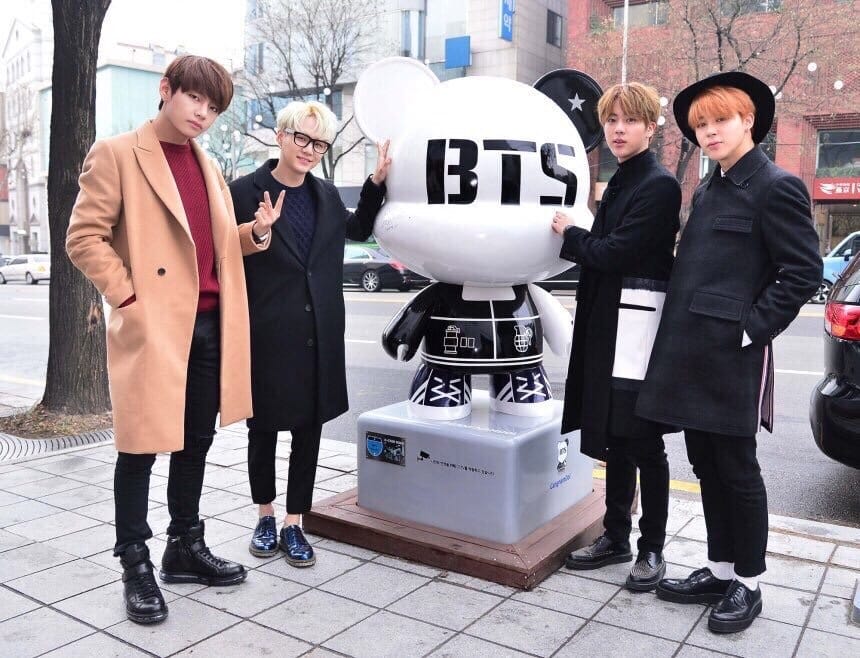 2017 Jumbo韓國首爾旅遊|狎鷗亭羅德奧站(上)-江南 「BTS 江南 熊」的圖片搜尋結果