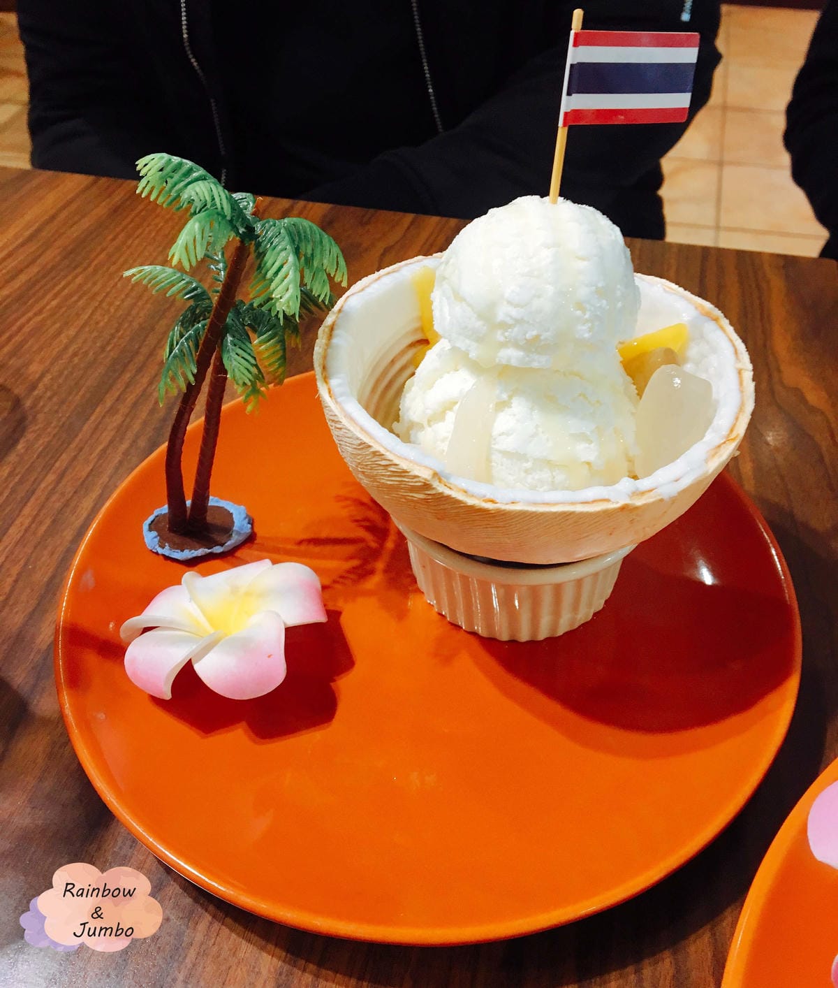 【不專業食記】台北大同|中山站|IG常客南洋風情椰兄弟,泰式 【不專業食記】台北大同|中山站|IG常客南洋風情椰兄弟,泰式