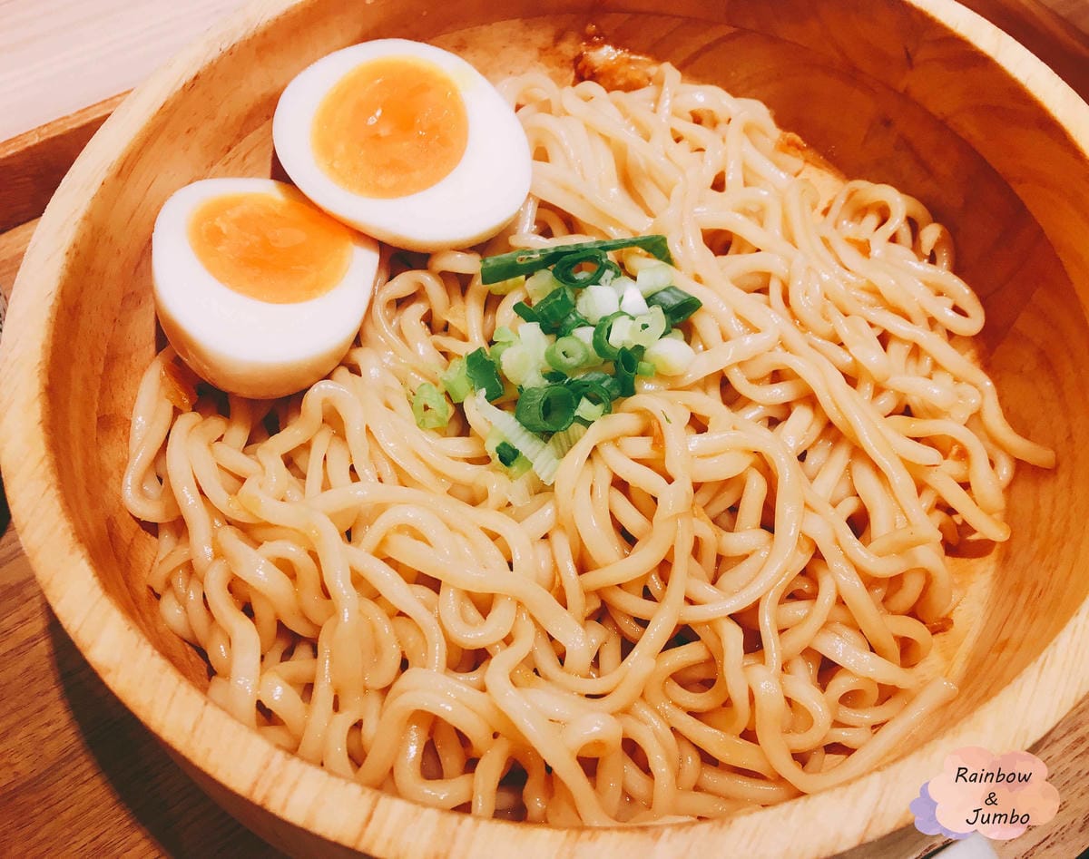 【不專業食記】台北大安|忠孝復興站|訓練辣度UPUP,大排長 【不專業食記】台北大安|忠孝復興站|訓練辣度UPUP,大排長