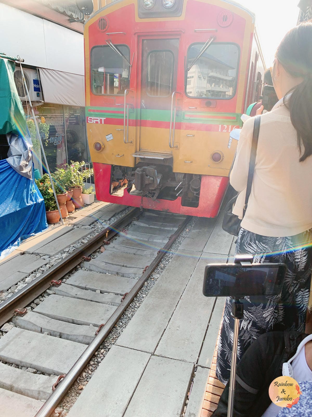 2019 泰國曼谷Rainbow放風之旅|跟著我一起擠上美功 2019 泰國曼谷Rainbow放風之旅|跟著我一起擠上美功