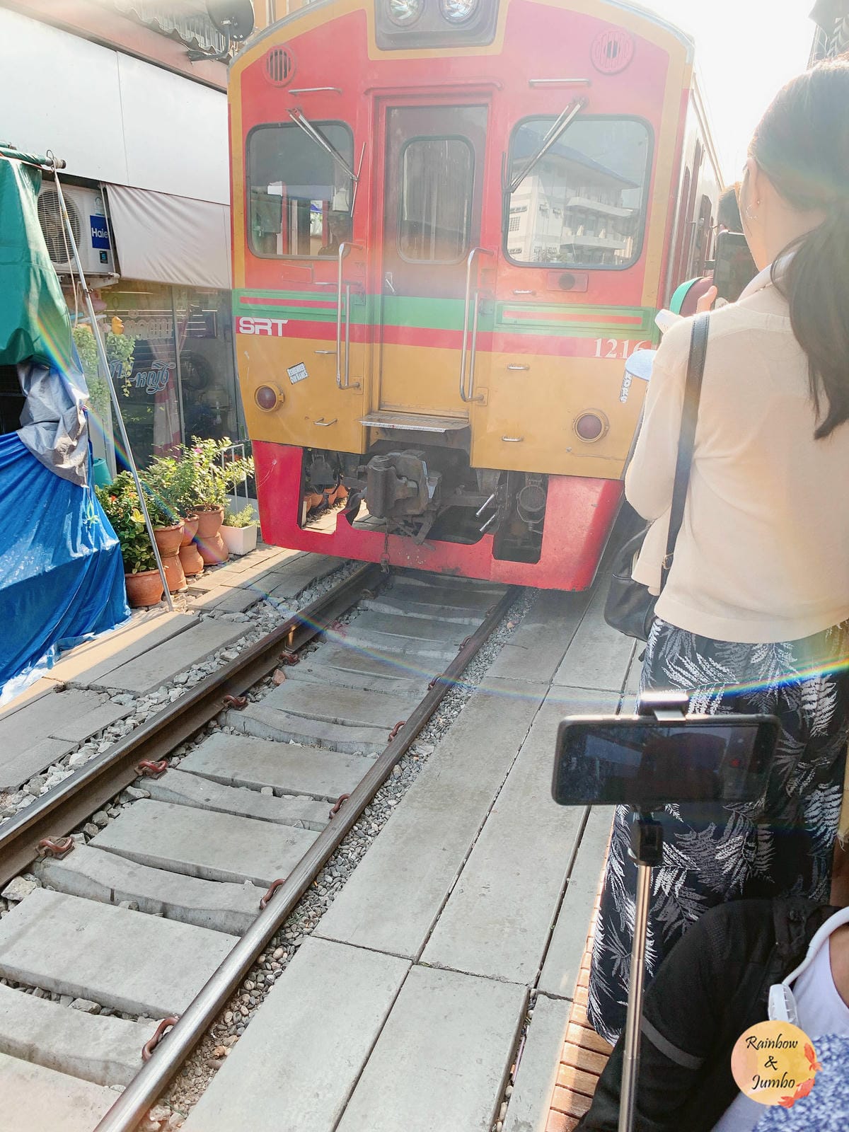 2019 泰國曼谷Rainbow放風之旅|跟著我一起擠上美功 2019 泰國曼谷Rainbow放風之旅|跟著我一起擠上美功