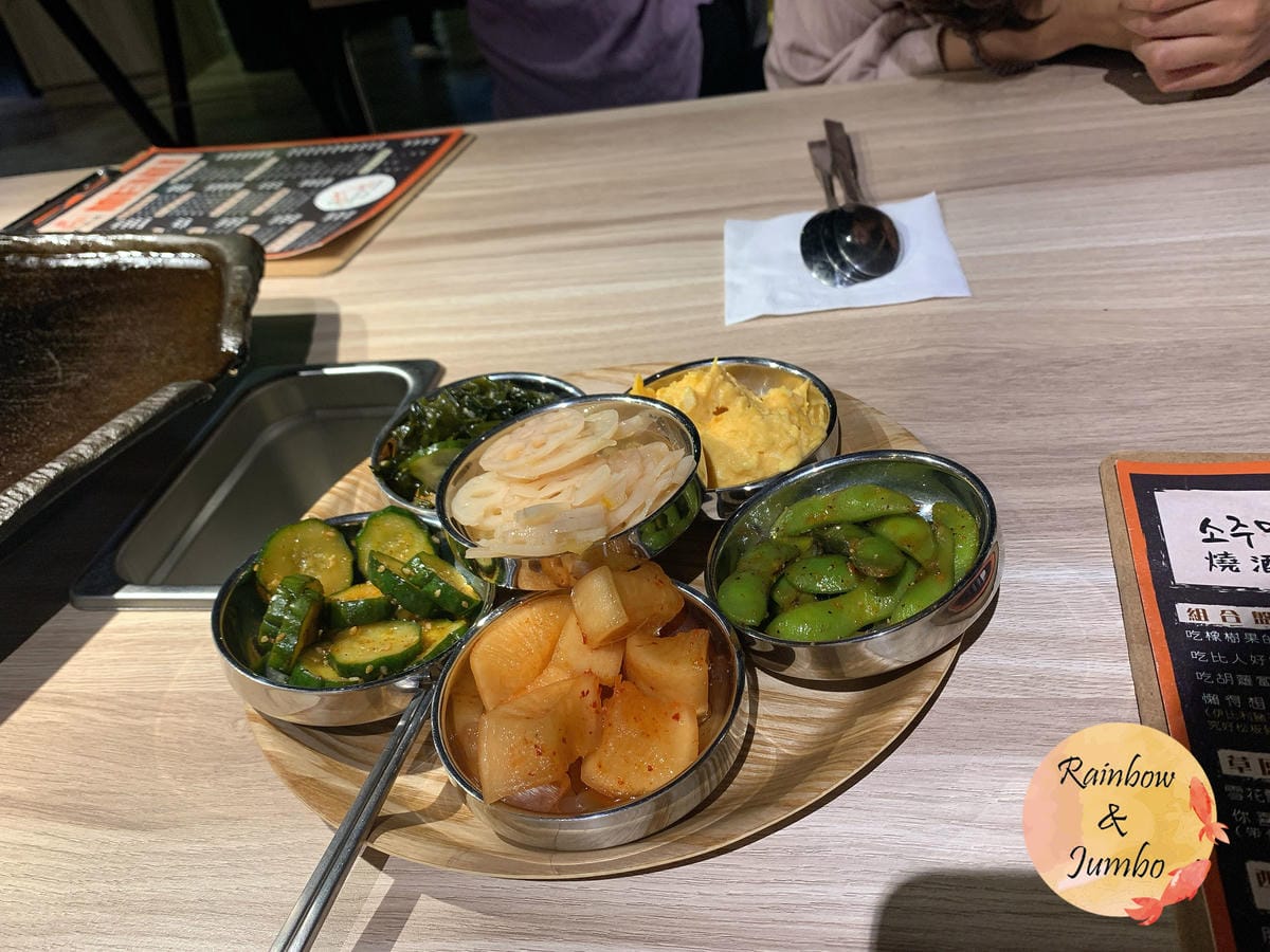 【不專業食記】台北大安|《燒酒烤烤豬》韓式燒烤餐廳,貼心全程 【不專業食記】台北大安|《燒酒烤烤豬》韓式燒烤餐廳,貼心全程