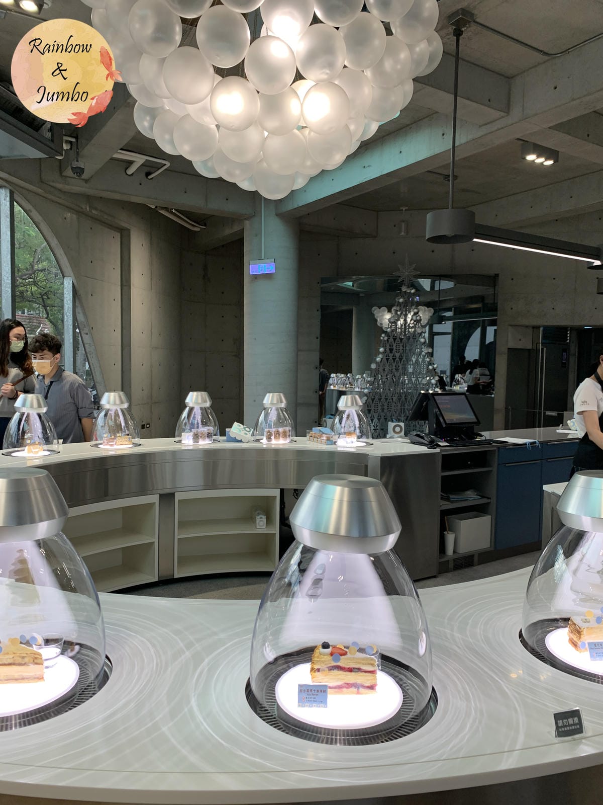 【不專業食記】台南中西|深藍咖啡館旗艦店,號稱千層蛋糕界的L 【不專業食記】台南中西|深藍咖啡館旗艦店,號稱千層蛋糕界的L