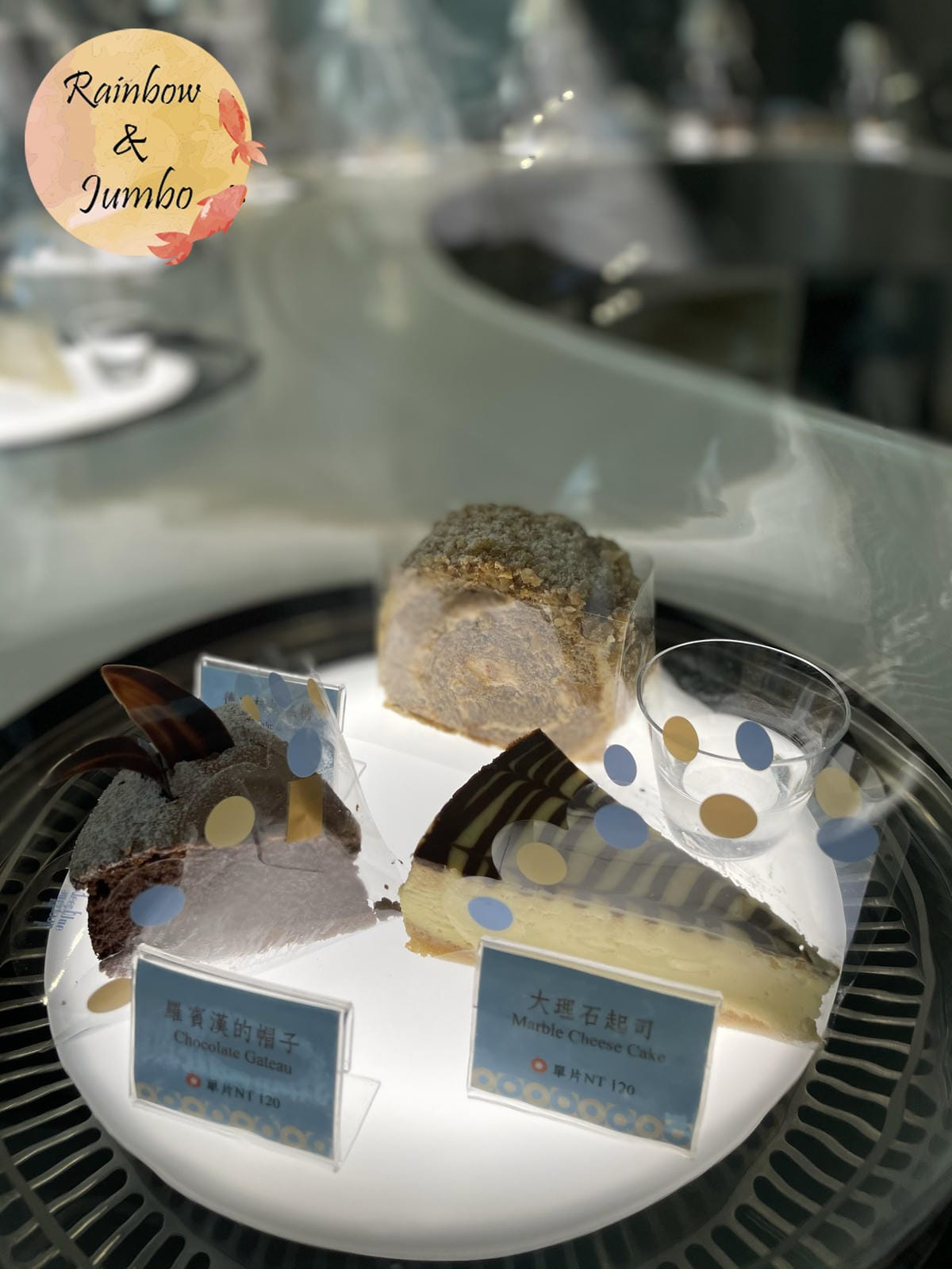 【不專業食記】台南中西|深藍咖啡館旗艦店,號稱千層蛋糕界的L 【不專業食記】台南中西|深藍咖啡館旗艦店,號稱千層蛋糕界的L
