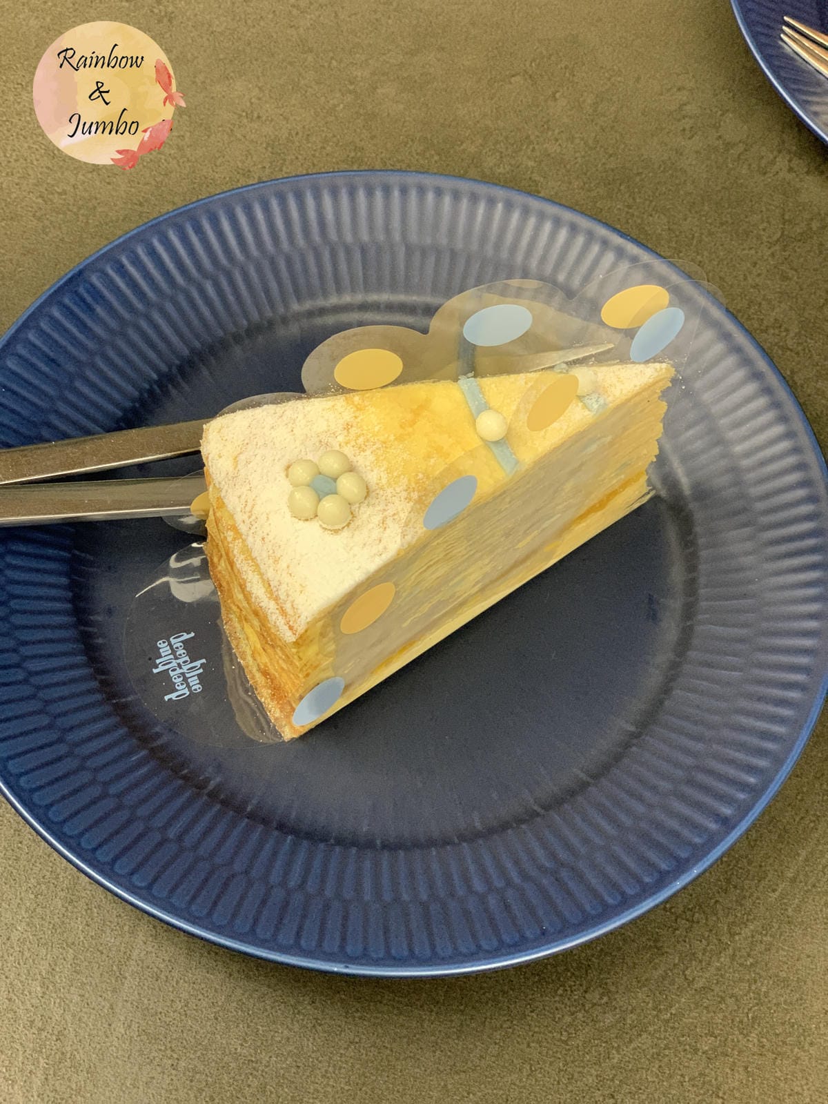 【不專業食記】台南中西|深藍咖啡館旗艦店,號稱千層蛋糕界的L 【不專業食記】台南中西|深藍咖啡館旗艦店,號稱千層蛋糕界的L