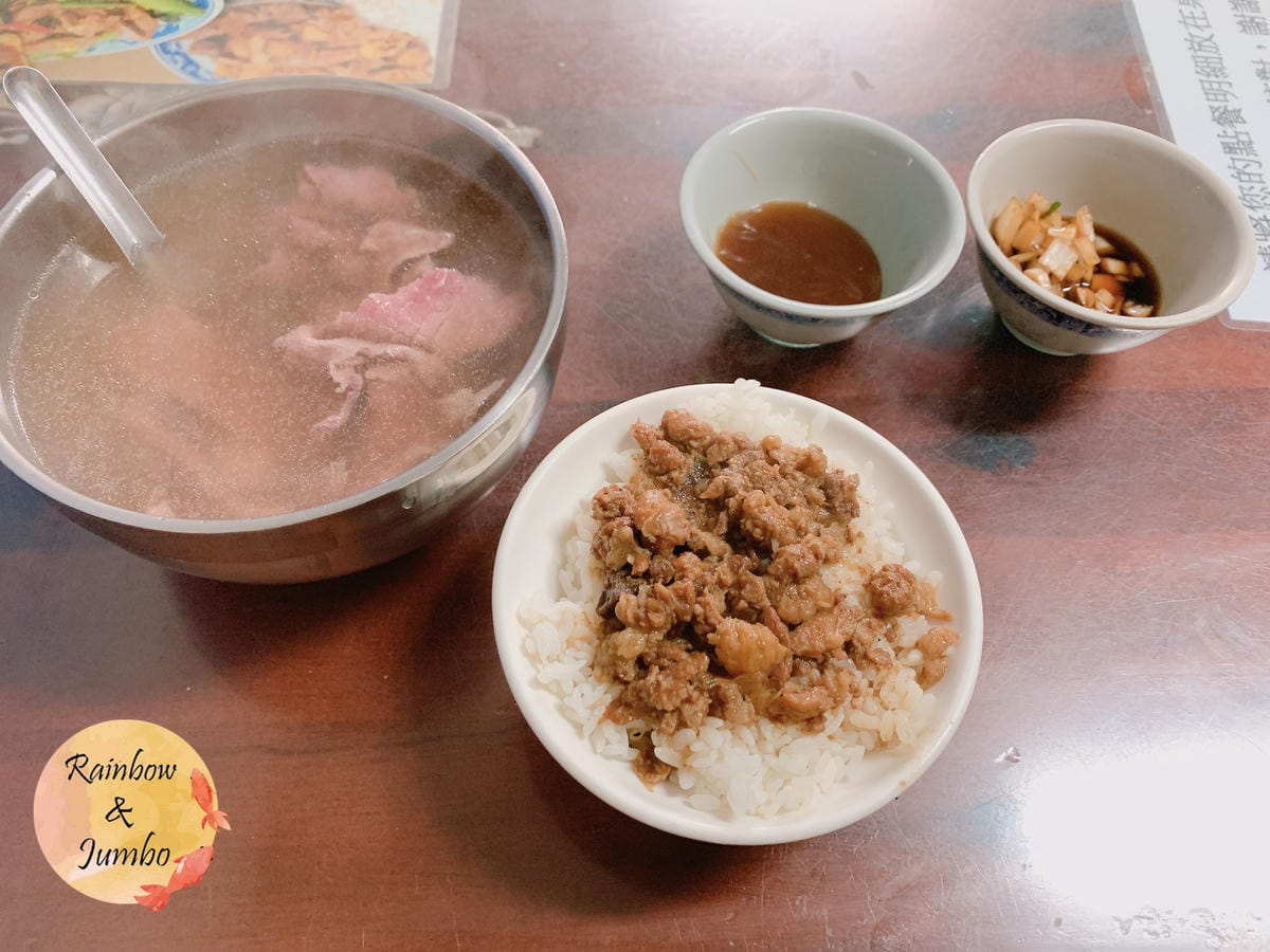 【不專業食記】台南安平|文章牛肉湯 濃郁湯頭、肉片厚實,人人 【不專業食記】台南安平|文章牛肉湯 濃郁湯頭、肉片厚實,人人