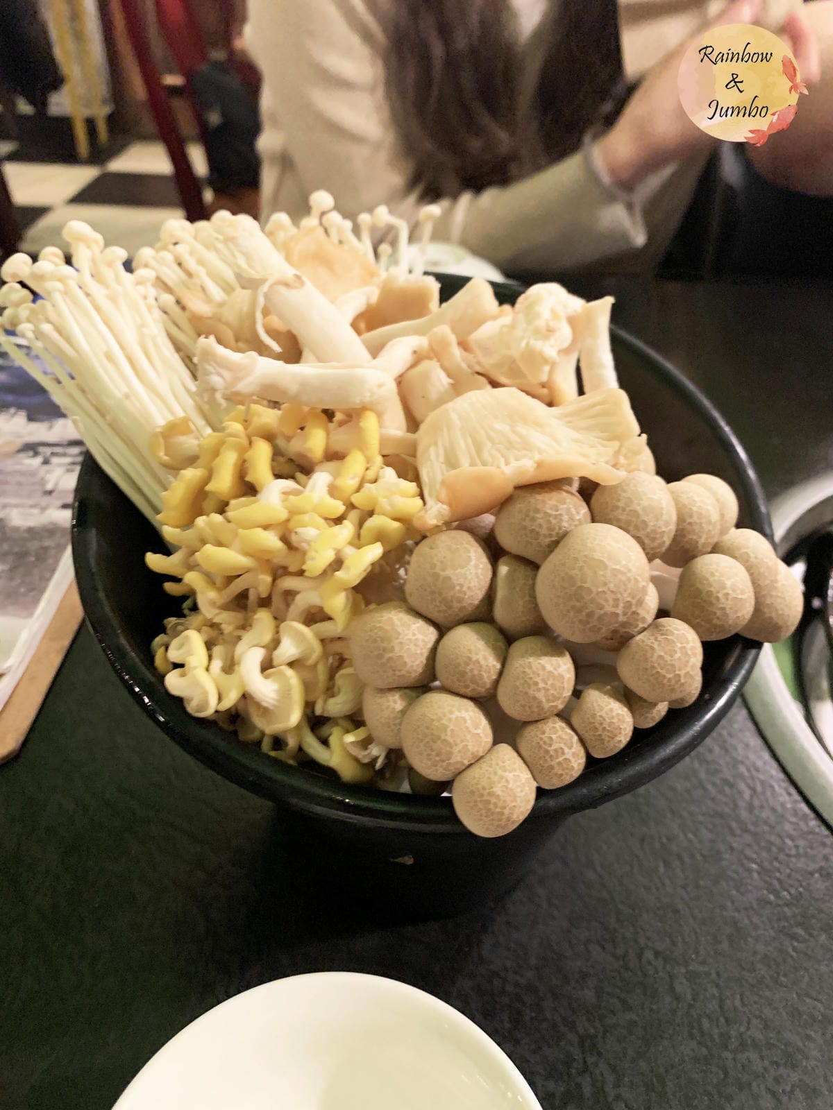 【不專業食記】台北中山|香港私宅打邊爐火鍋餐廳,隱身公寓的復 【不專業食記】台北中山|香港私宅打邊爐火鍋餐廳,隱身公寓的復