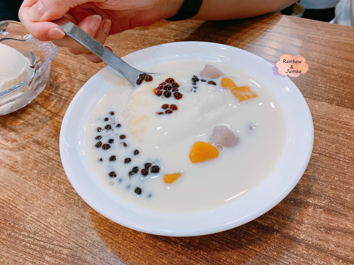 【不專業食記】嘉義東區|品安豆漿豆花~軟嫩的豆漿豆花,傳承古 【不專業食記】嘉義東區|品安豆漿豆花~軟嫩的豆漿豆花,傳承古