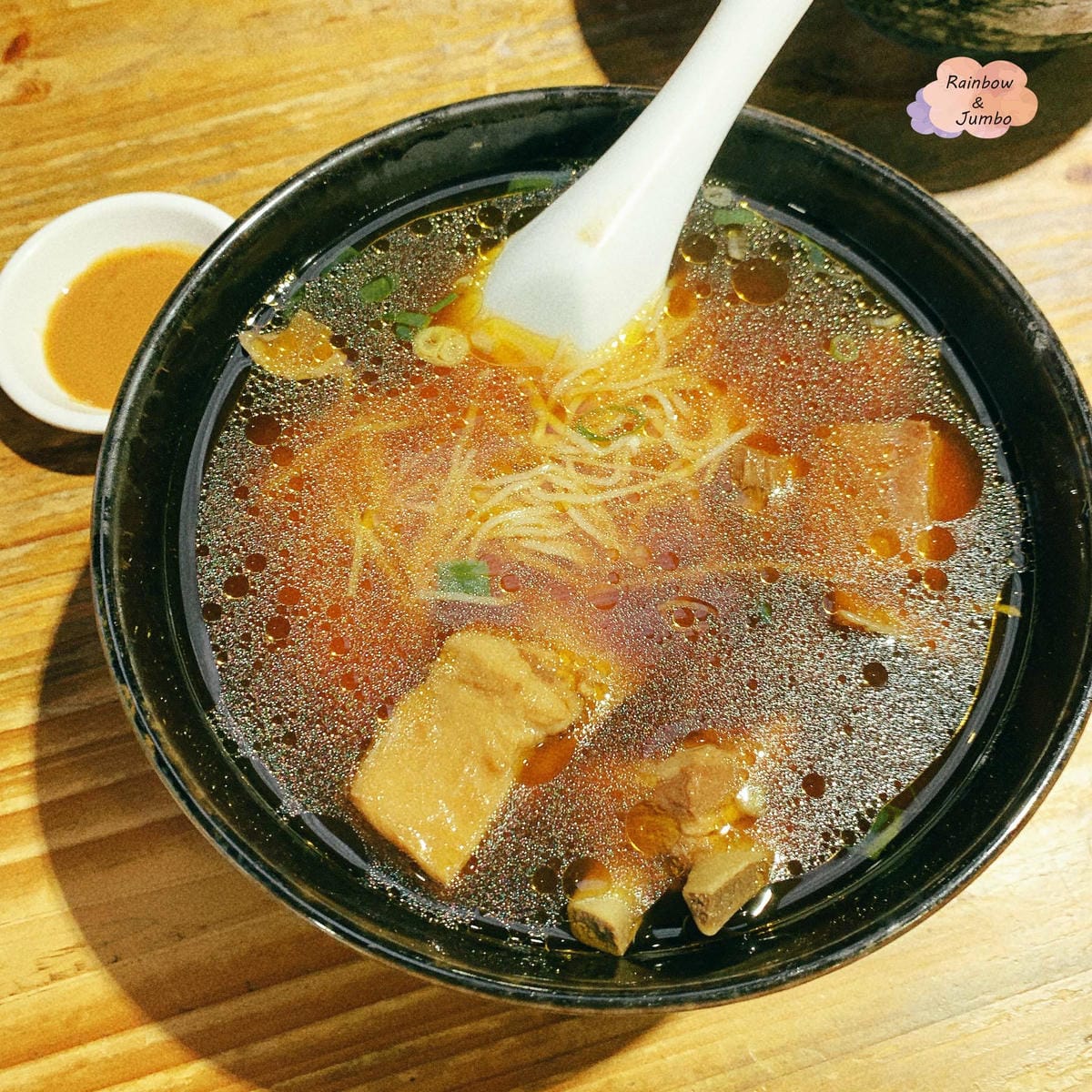 【不專業食記】花蓮食記|日本老建築的一碗小羊肉,清燉、紅燒各 【不專業食記】花蓮食記|日本老建築的一碗小羊肉,清燉、紅燒各
