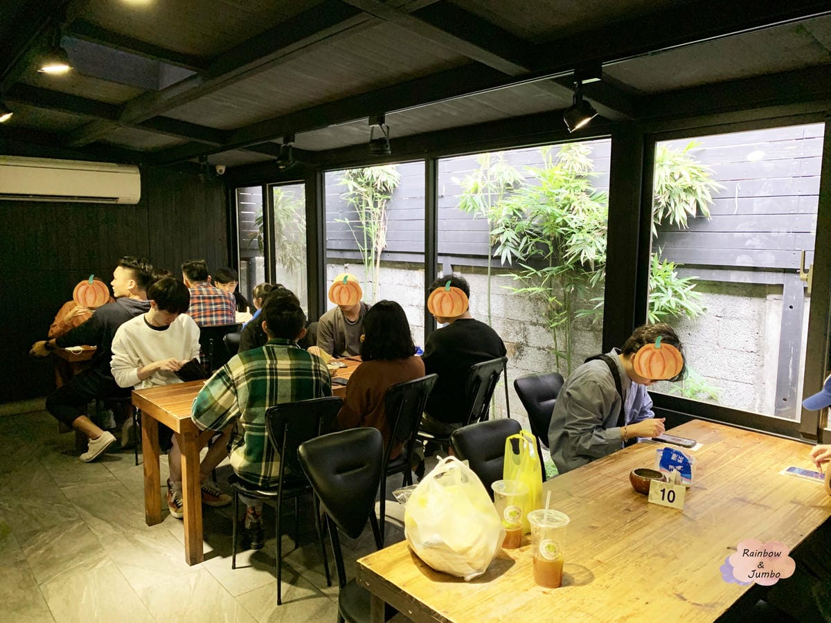 【不專業食記】花蓮食記|日本老建築的一碗小羊肉,清燉、紅燒各 【不專業食記】花蓮食記|日本老建築的一碗小羊肉,清燉、紅燒各