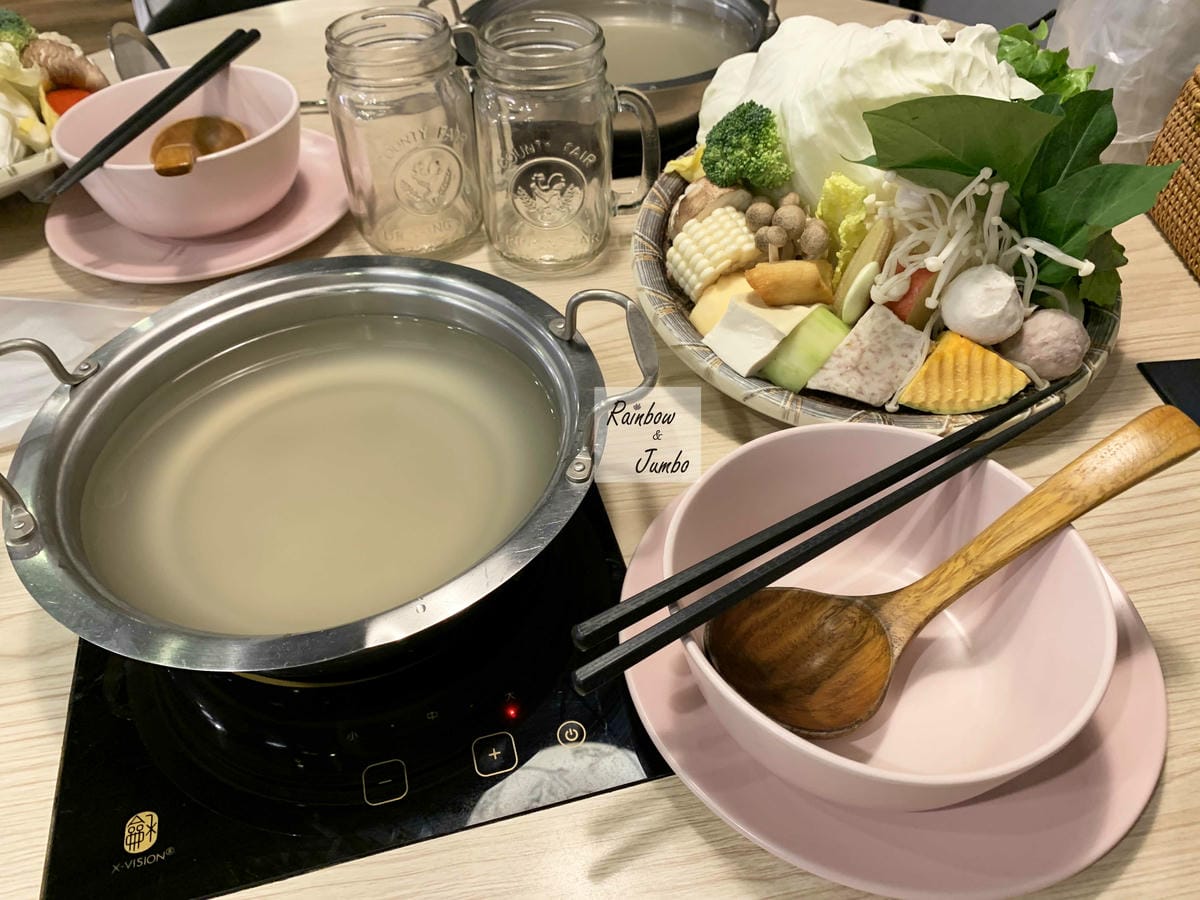 【不專業食記】台北士林|牛棒碗安GOBO精緻鍋物~激推自熬的 【不專業食記】台北士林|牛棒碗安GOBO精緻鍋物~激推自熬的