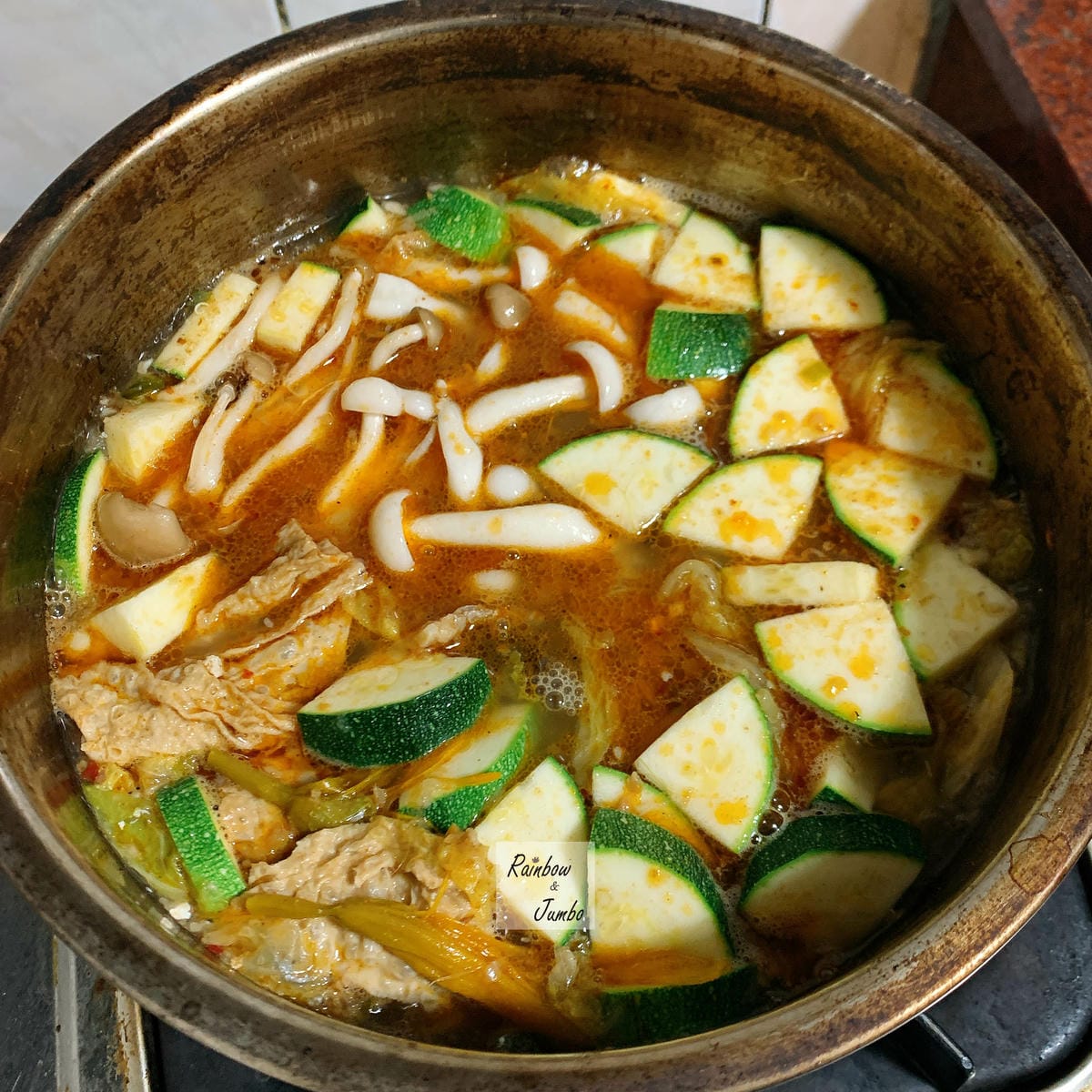 【不專業食記】宅配開箱|老媽家|胡椒豬肚雞+香辣沙鍋菜,一次 【不專業食記】宅配開箱|老媽家|胡椒豬肚雞+香辣沙鍋菜,一次