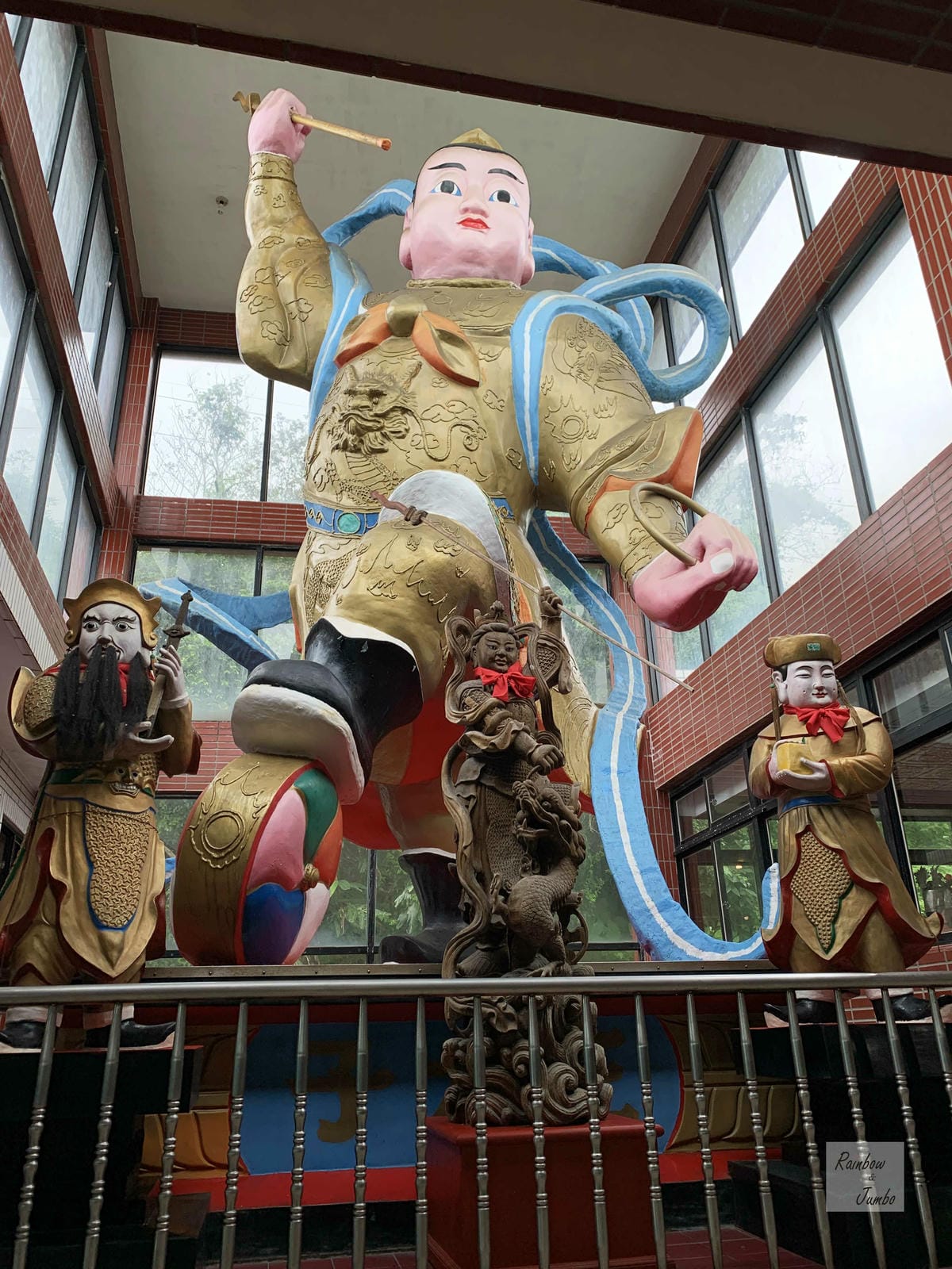 【新北石門|石門景點】金剛宮四面佛|劉家肉粽旁的國際景點,東 【新北石門|石門景點】金剛宮四面佛|劉家肉粽旁的國際景點,東