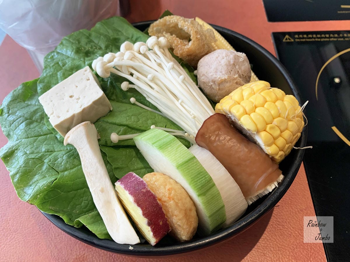 【不專業食記】台北松山|台中熱門火鍋店~萬客什鍋(八德店), 【不專業食記】台北松山|台中熱門火鍋店~萬客什鍋(八德店),