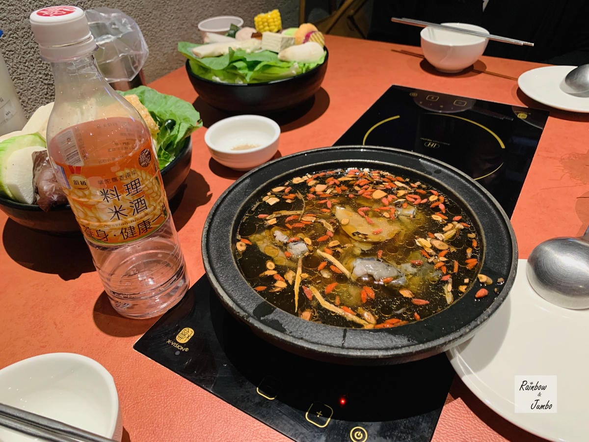 【不專業食記】台北松山|台中熱門火鍋店~萬客什鍋(八德店), 【不專業食記】台北松山|台中熱門火鍋店~萬客什鍋(八德店),