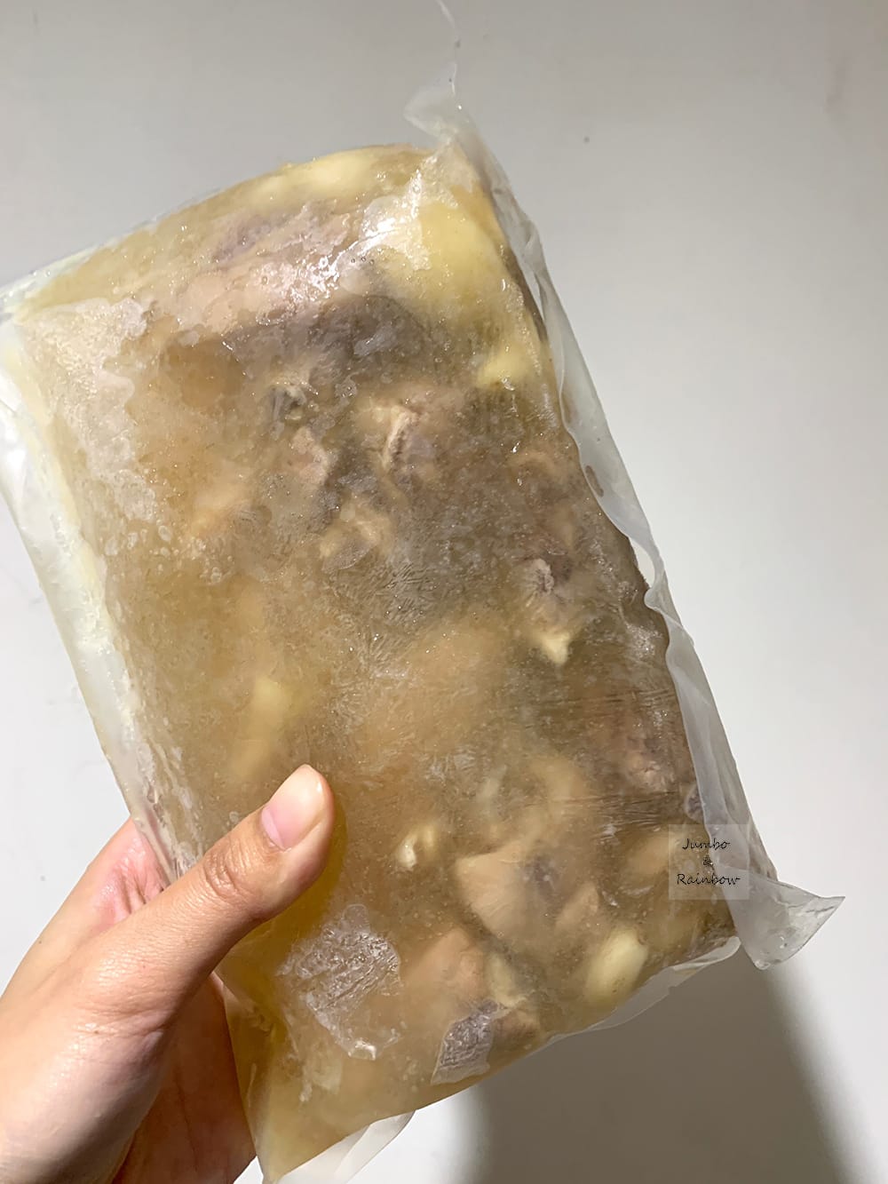 【不專業食記】全聯開箱|火鍋開箱|卜蜂美味堂蒜蒜雞湯~暖鍋必 【不專業食記】全聯開箱|火鍋開箱|卜蜂美味堂蒜蒜雞湯~暖鍋必