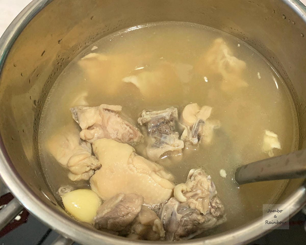 【不專業食記】全聯開箱|火鍋開箱|卜蜂美味堂蒜蒜雞湯~暖鍋必 【不專業食記】全聯開箱|火鍋開箱|卜蜂美味堂蒜蒜雞湯~暖鍋必