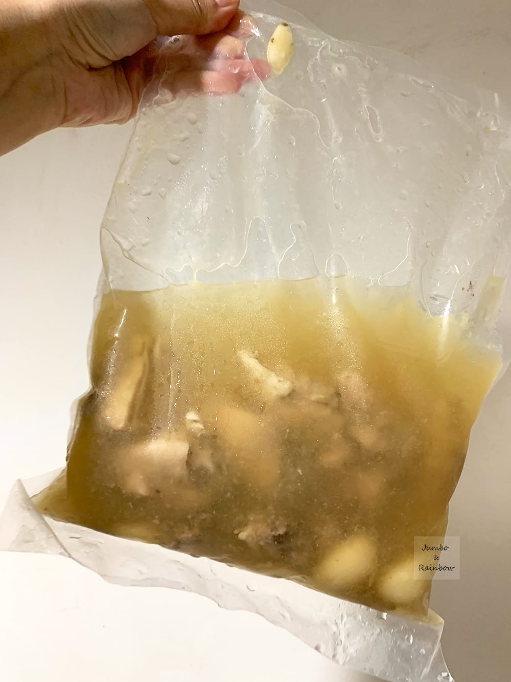 【不專業食記】全聯開箱|火鍋開箱|卜蜂美味堂蒜蒜雞湯~暖鍋必 【不專業食記】全聯開箱|火鍋開箱|卜蜂美味堂蒜蒜雞湯~暖鍋必