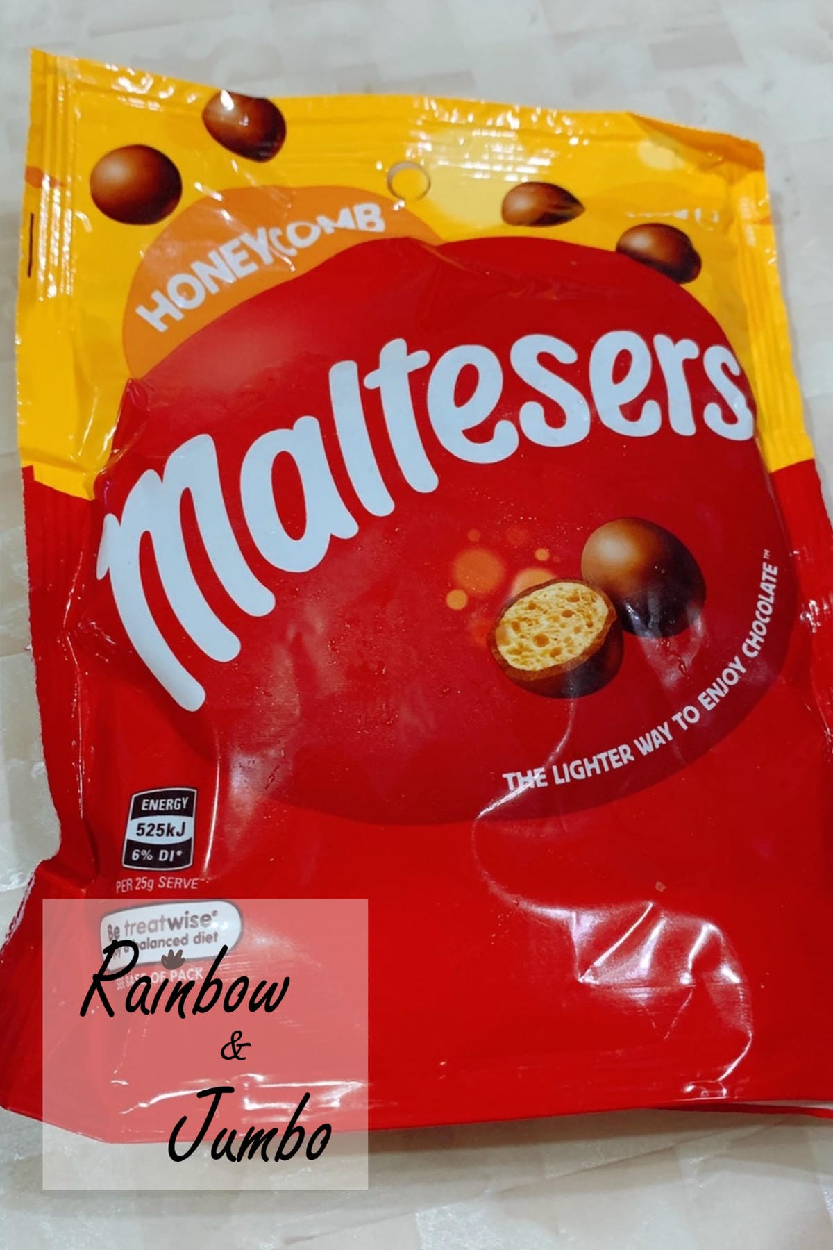 【不專業食記】澳洲零食開箱|Maltesers麥提莎巧克力球 【不專業食記】澳洲零食開箱|Maltesers麥提莎巧克力球