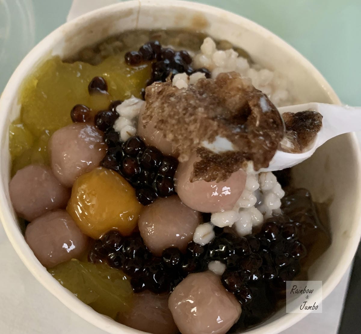 【澎湖美食】澎湖三大仙草冰:玉冠、紫玉、藍媽媽~帶著仙草絲的 【澎湖美食】澎湖三大仙草冰:玉冠、紫玉、藍媽媽~帶著仙草絲的