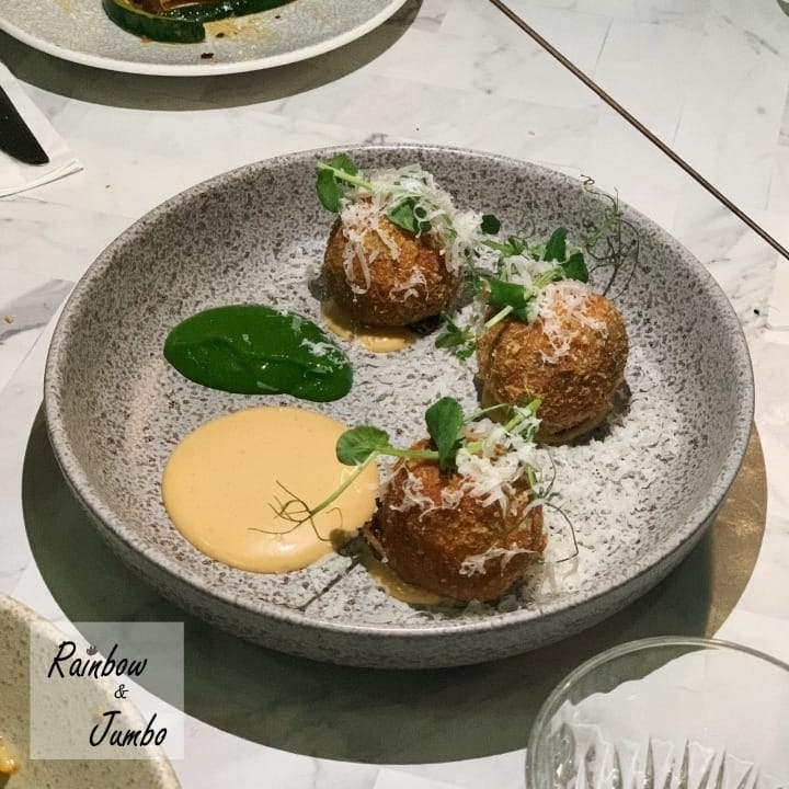【不專業食記】台北大安|Cosmic Bistro小宇宙餐酒 【不專業食記】台北大安|Cosmic Bistro小宇宙餐酒