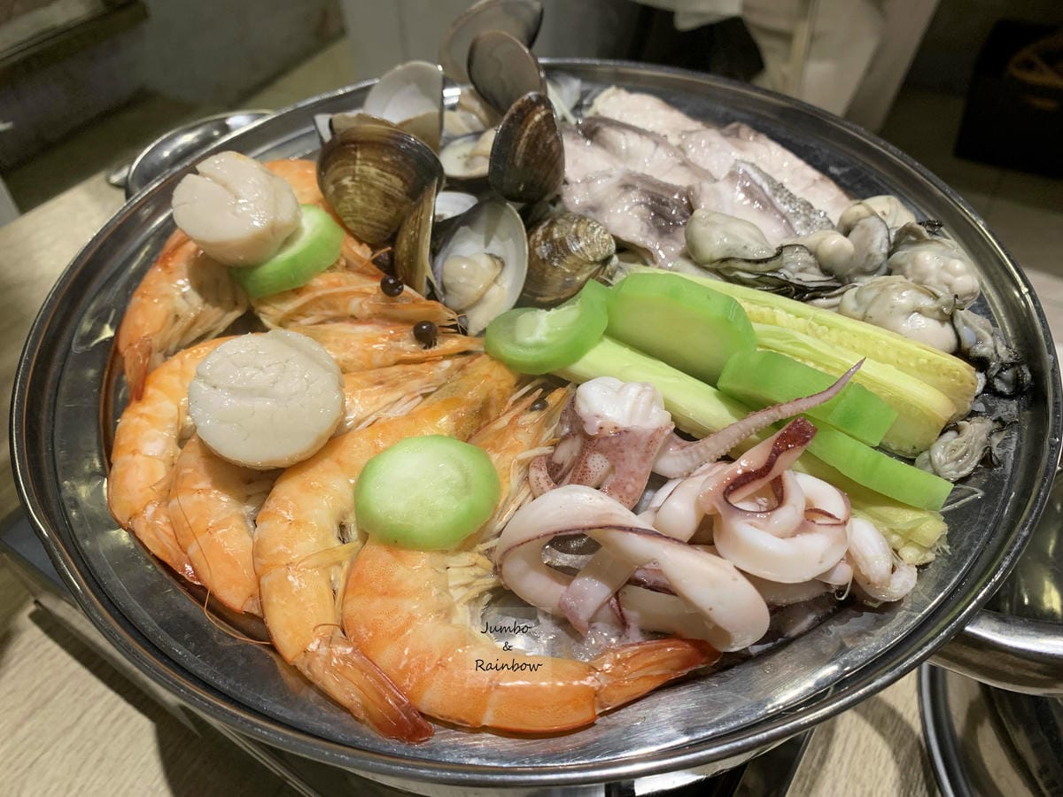 【澎湖馬公|澎湖美食】澎湖鮮食堂海鮮蒸鍋|冒著痛風風險也要吃 【澎湖馬公|澎湖美食】澎湖鮮食堂海鮮蒸鍋|冒著痛風風險也要吃