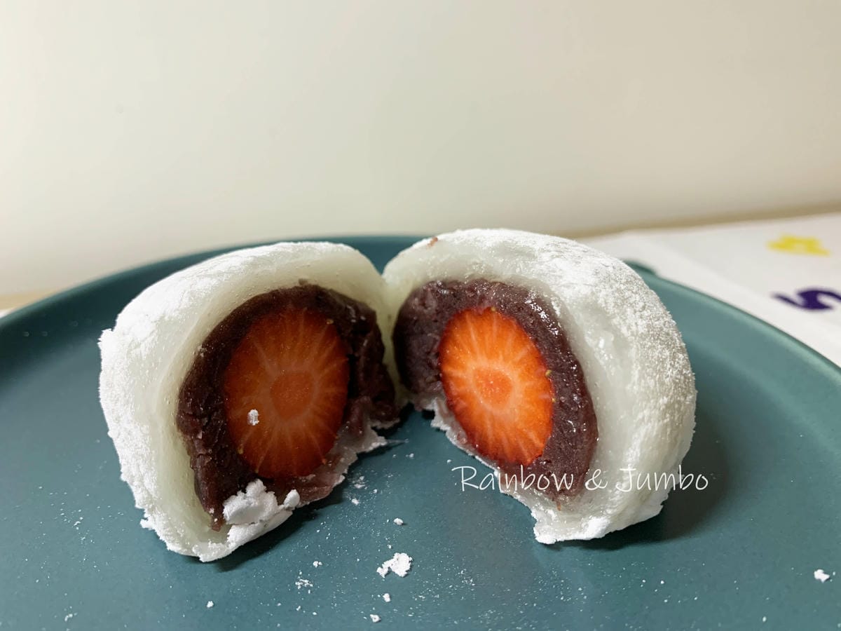 【不專業食記】超商開箱 X超商草莓季|全家草莓大福、草莓巧克 【不專業食記】超商開箱 X超商草莓季|全家草莓大福、草莓巧克