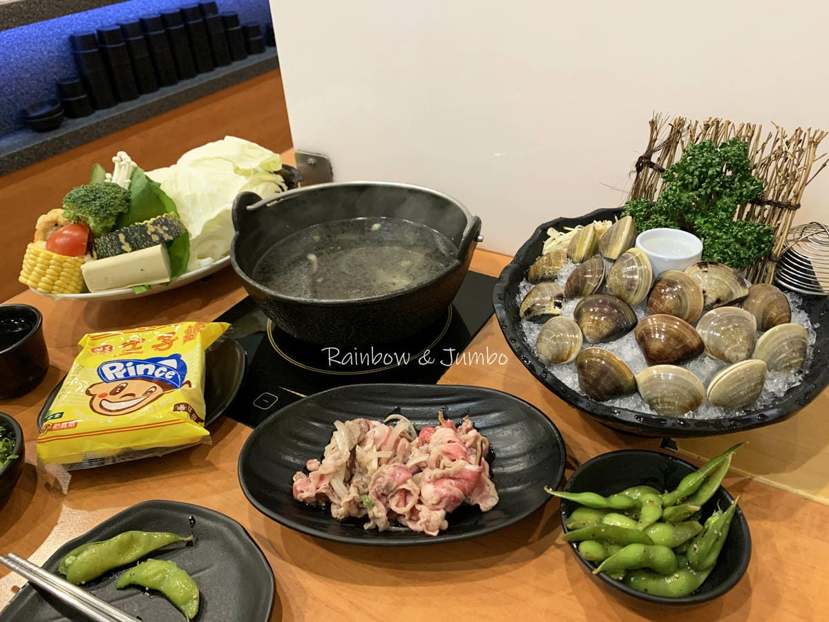 【不專業食記】台北內湖|農耕車石頭火鍋|推薦涮涮鍋湯底,有泡 【不專業食記】台北內湖|農耕車石頭火鍋|推薦涮涮鍋湯底,有泡