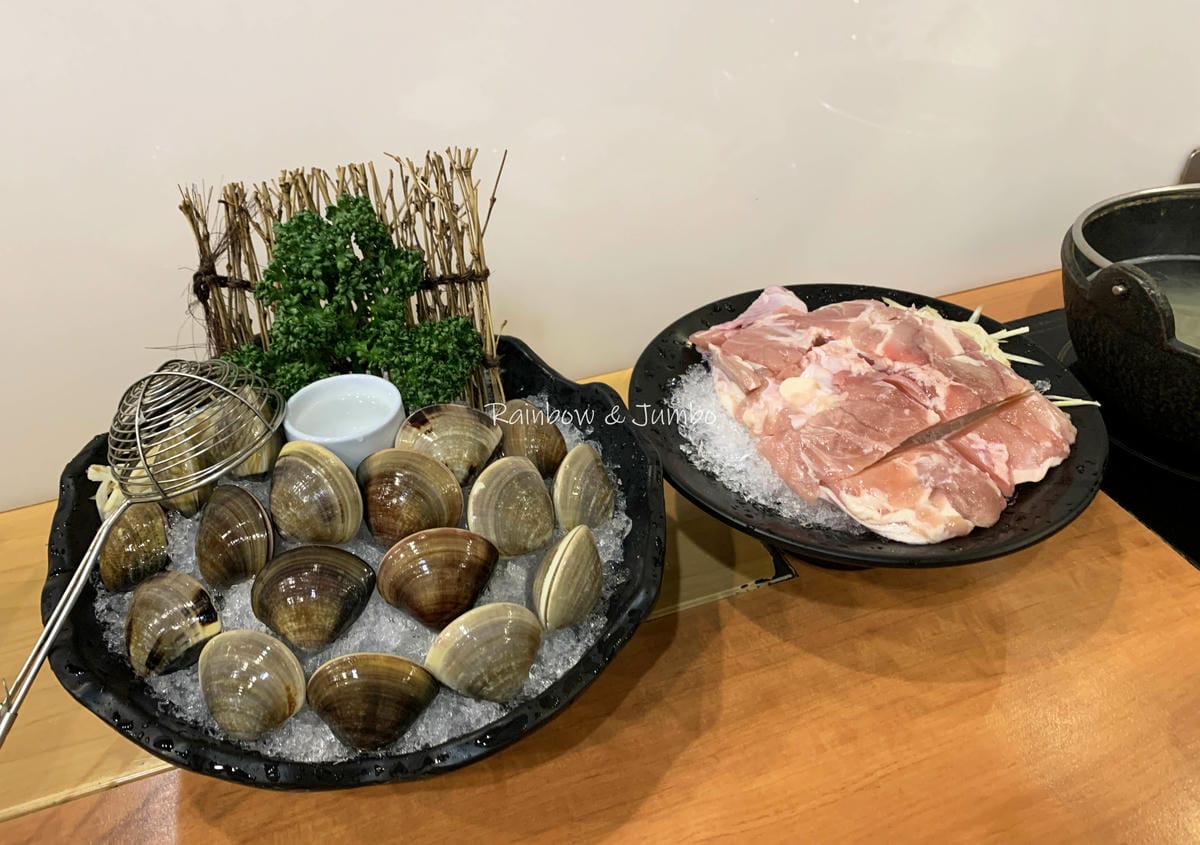【不專業食記】台北內湖|農耕車石頭火鍋|推薦涮涮鍋湯底,有泡 【不專業食記】台北內湖|農耕車石頭火鍋|推薦涮涮鍋湯底,有泡