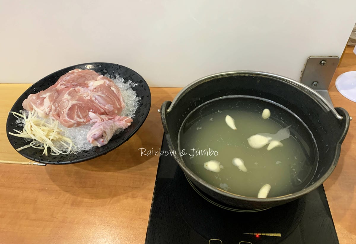 【不專業食記】台北內湖|農耕車石頭火鍋|推薦涮涮鍋湯底,有泡 【不專業食記】台北內湖|農耕車石頭火鍋|推薦涮涮鍋湯底,有泡