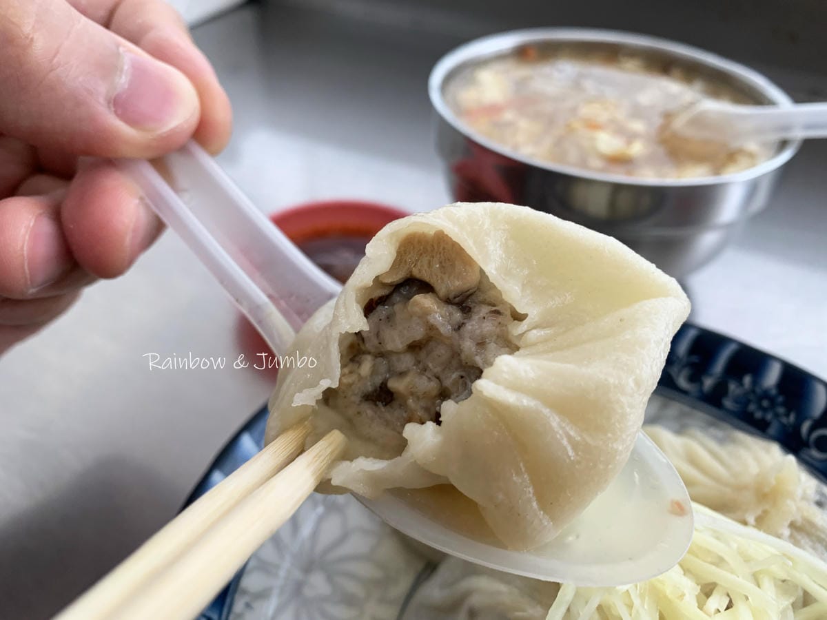 【彰化美食】莊手工鮮肉湯包|秀傳醫院旁的排隊爆汁湯包,手工鮮 【彰化美食】莊手工鮮肉湯包|秀傳醫院旁的排隊爆汁湯包,手工鮮