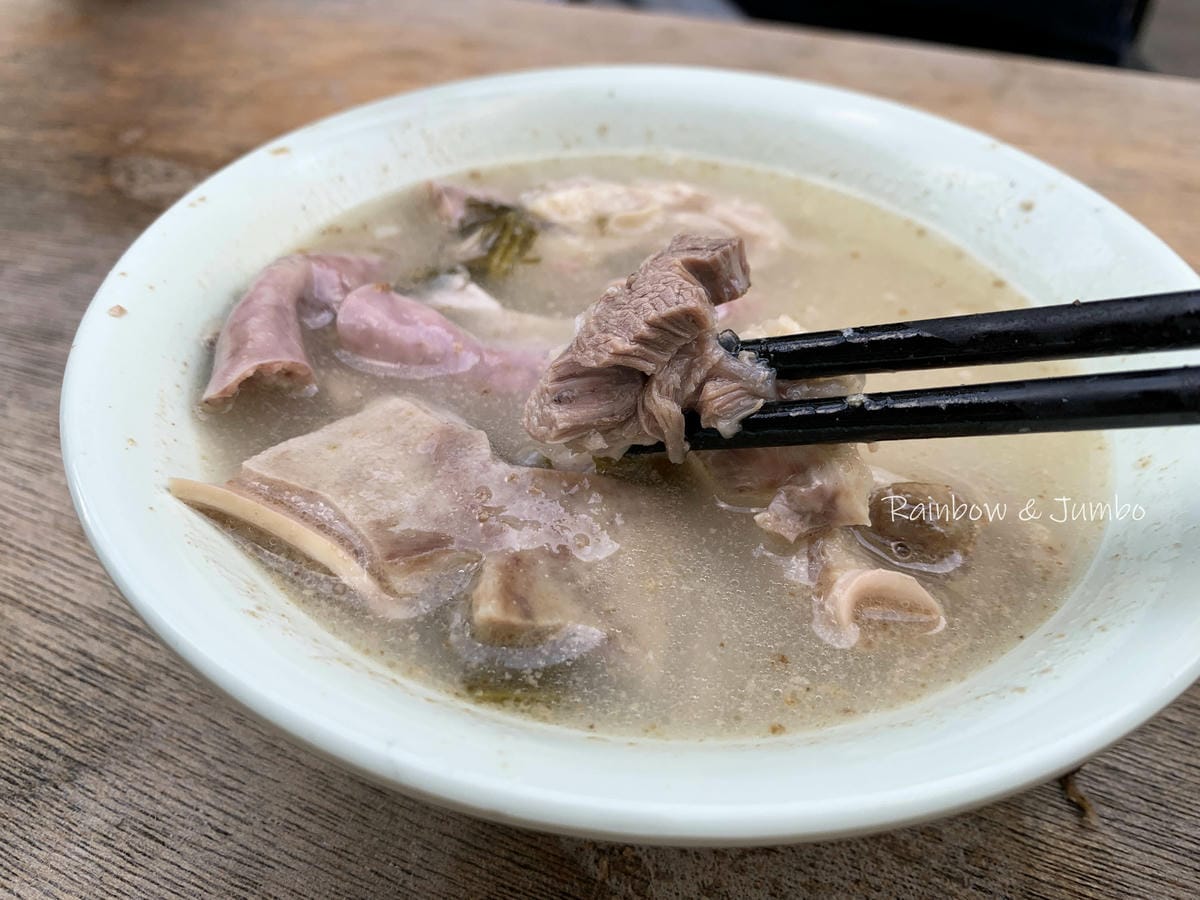 【不專業食記】台中東區|在地人餐車美食-胎哥湯|美味的豬雜湯 【不專業食記】台中東區|在地人餐車美食-胎哥湯|美味的豬雜湯