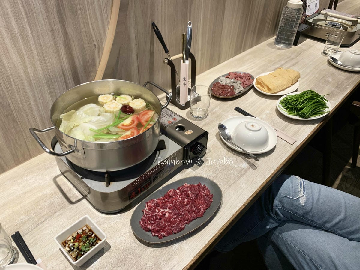【不專業食記】台北中山|宣牛溫體牛肉火鍋|捷運中山國中站旁的 【不專業食記】台北中山|宣牛溫體牛肉火鍋|捷運中山國中站旁的