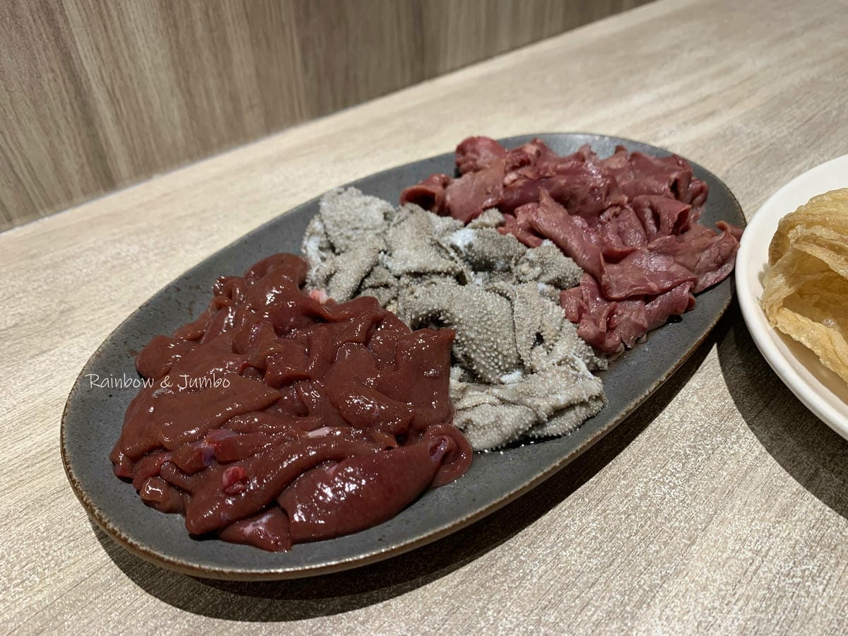 【不專業食記】台北中山|宣牛溫體牛肉火鍋|捷運中山國中站旁的 【不專業食記】台北中山|宣牛溫體牛肉火鍋|捷運中山國中站旁的