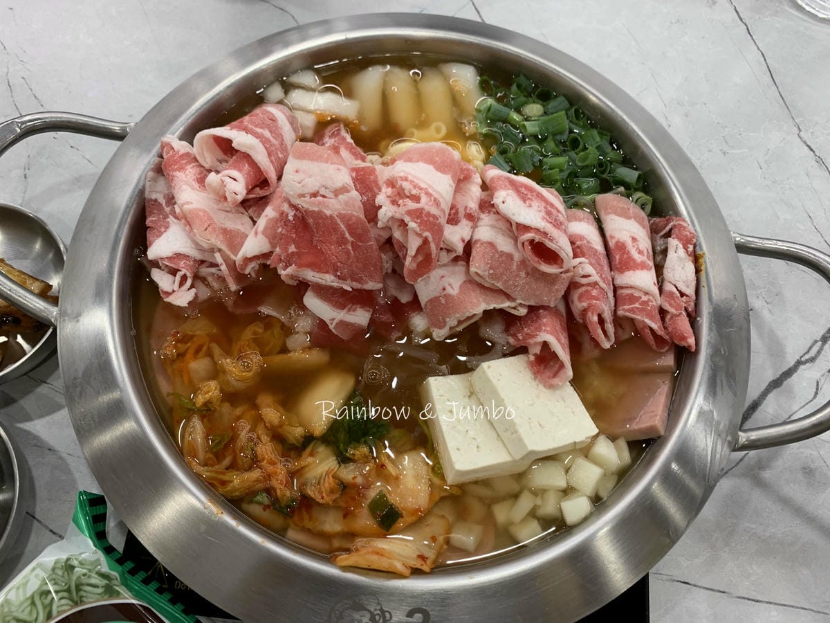 【不專業食記】台北中山|金剛部隊鍋|來自韓國釜山的部隊鍋,白 【不專業食記】台北中山|金剛部隊鍋|來自韓國釜山的部隊鍋,白