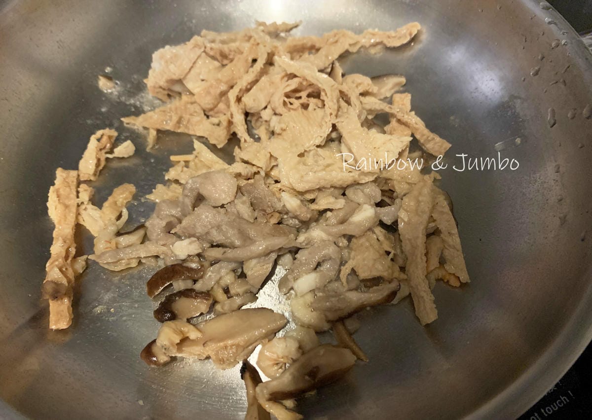 【不專業食記】超商開箱|全家Fami煮煮開箱|蛋酥滷白菜|古 【不專業食記】超商開箱|全家Fami煮煮開箱|蛋酥滷白菜|古