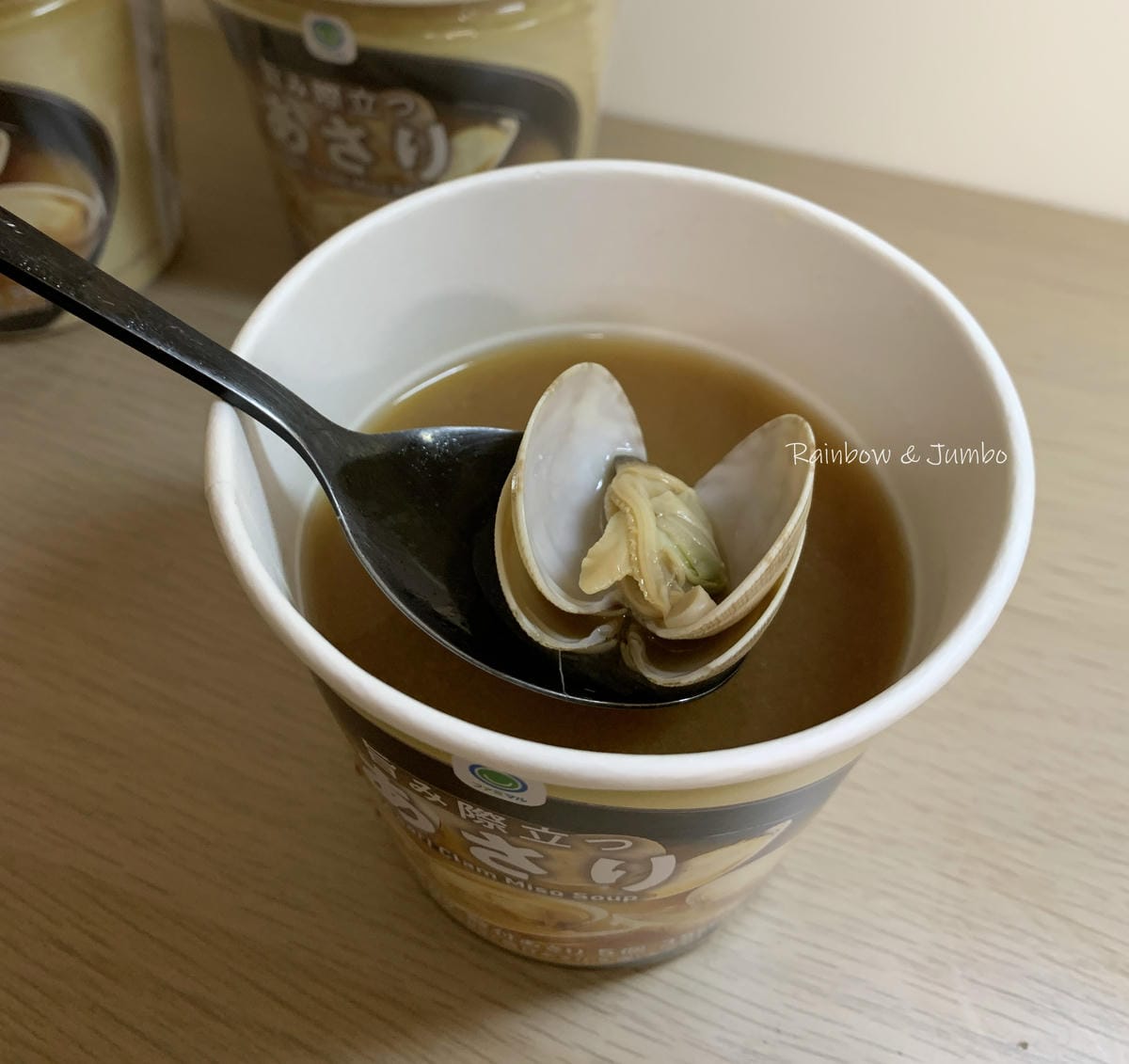 【不專業食記】超商開箱|日本全家蛤蜊味噌湯、日本全家豬肉風味 【不專業食記】超商開箱|日本全家蛤蜊味噌湯、日本全家豬肉風味