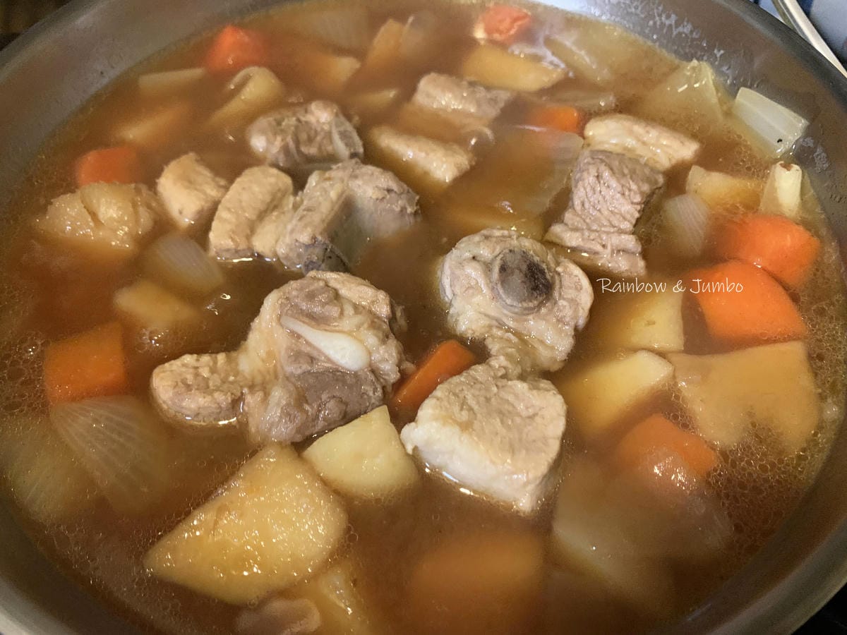 【不專業食記】超商開箱|全家Fami煮煮開箱|馬鈴薯燉牛肉| 【不專業食記】超商開箱|全家Fami煮煮開箱|馬鈴薯燉牛肉|