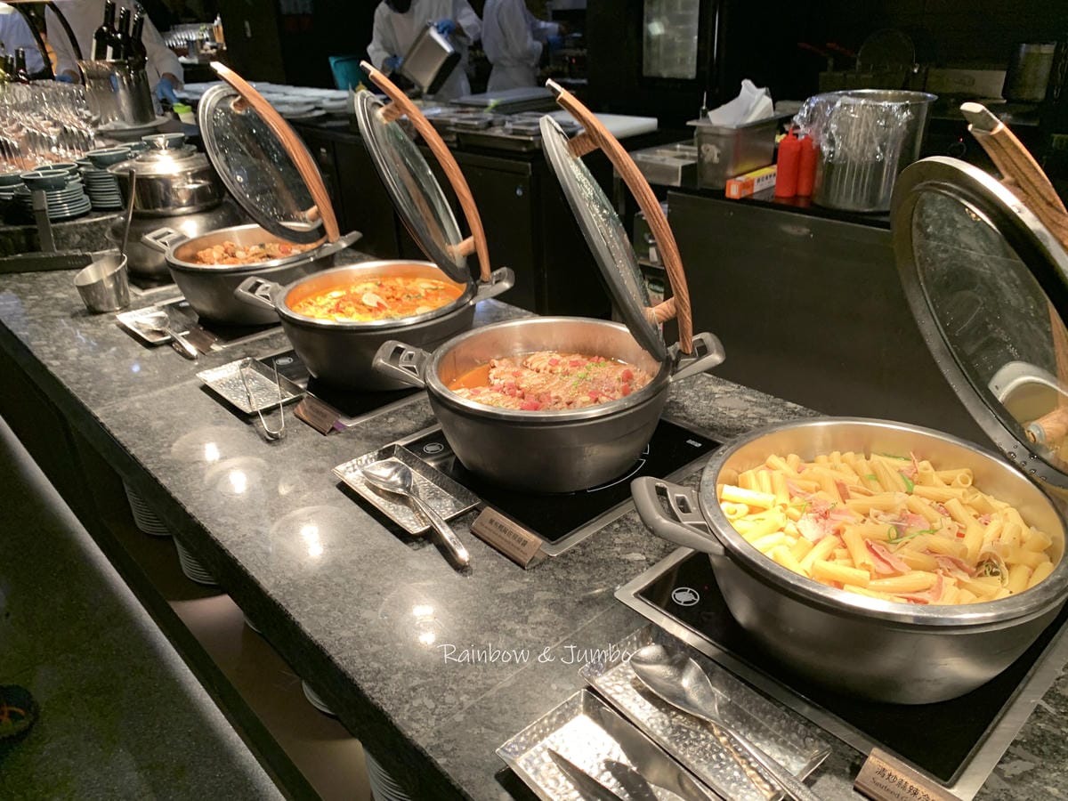 【不專業食記】台北南港|島語自助餐廳|從午餐就開始喝!漢來集 【不專業食記】台北南港|島語自助餐廳|從午餐就開始喝!漢來集