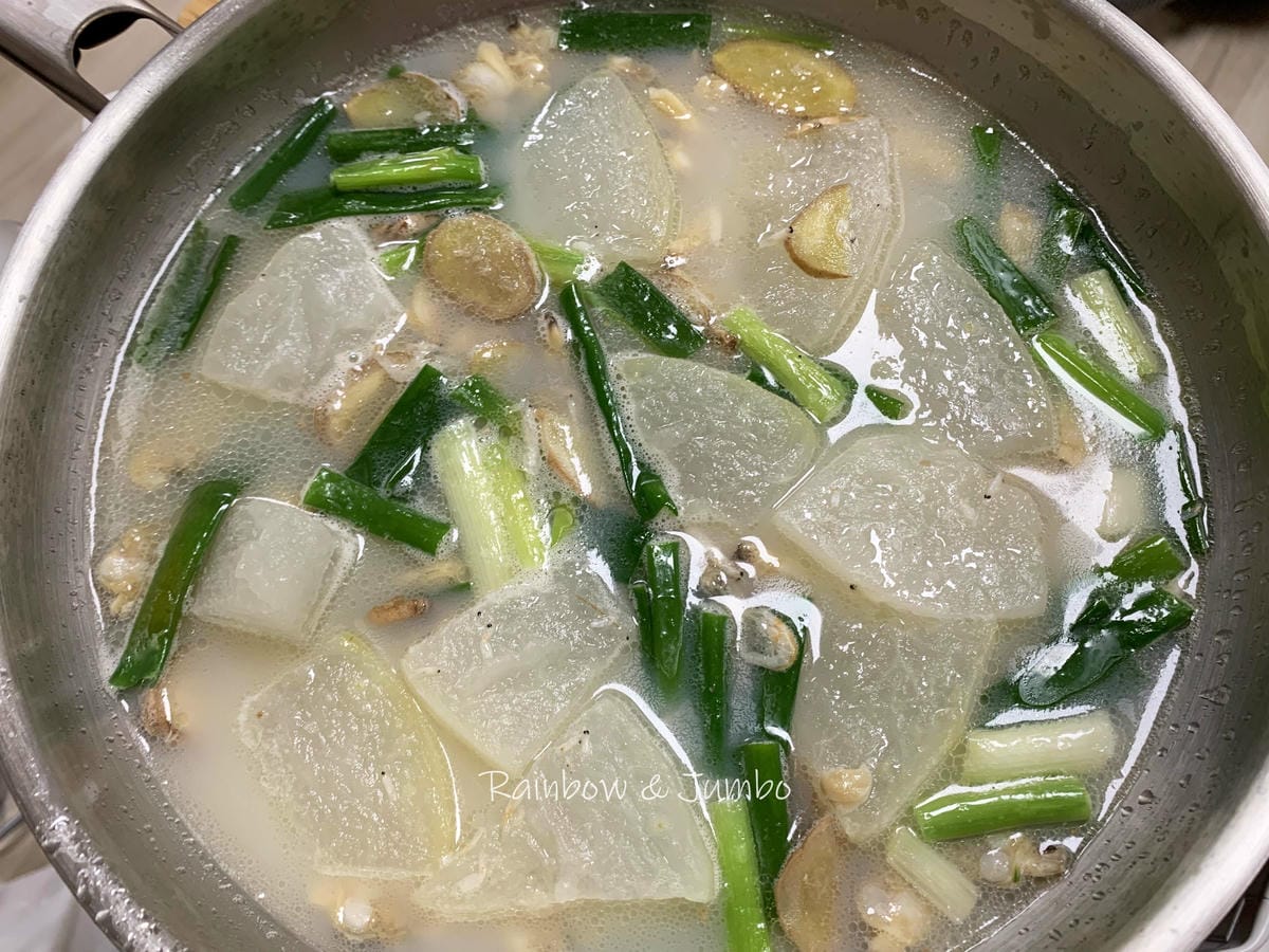 【不專業食記】全家Fami煮煮開箱|蛤蜊燒冬瓜|在家快速煮出 【不專業食記】全家Fami煮煮開箱|蛤蜊燒冬瓜|在家快速煮出
