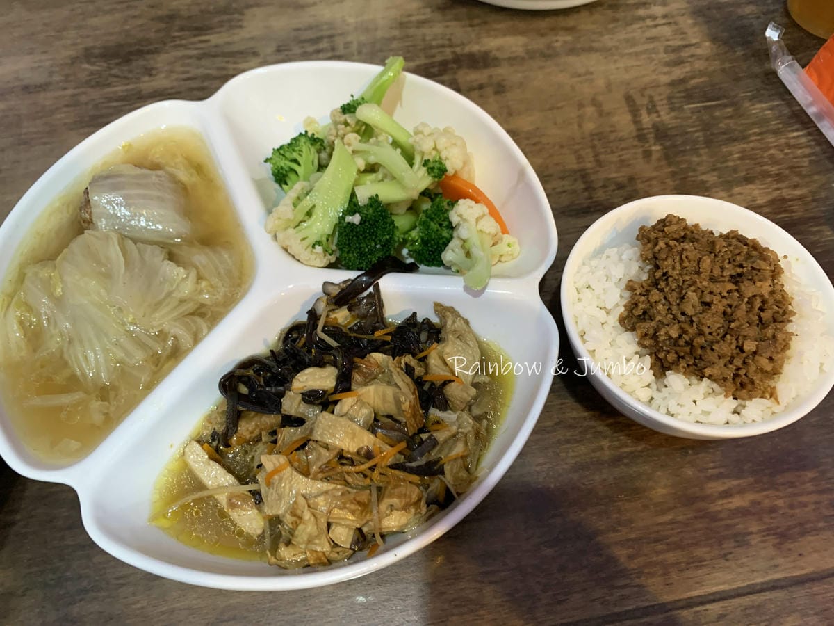 【不專業食記】新北永和|豆腐殿|中和四號公園旁的現蒸臭豆腐, 【不專業食記】新北永和|豆腐殿|中和四號公園旁的現蒸臭豆腐,