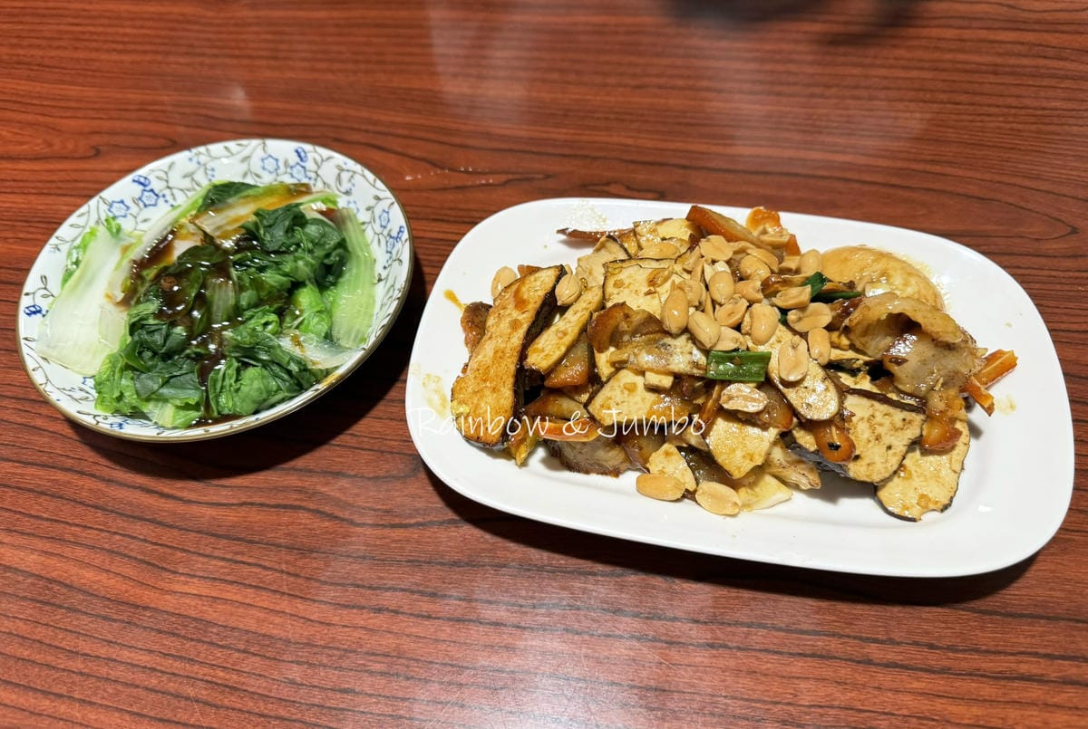 【不專業食記】台中中正|七十二牛肉麵|牛肉麵店裡的獨特炒滷味 【不專業食記】台中中正|七十二牛肉麵|牛肉麵店裡的獨特炒滷味