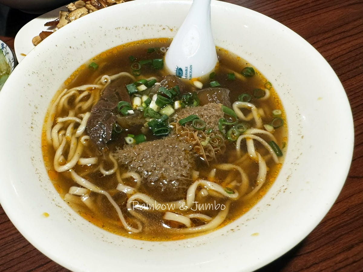 【不專業食記】台中中正|七十二牛肉麵|牛肉麵店裡的獨特炒滷味 【不專業食記】台中中正|七十二牛肉麵|牛肉麵店裡的獨特炒滷味