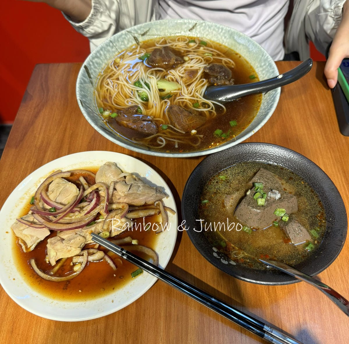 【不專業食記】苗栗後龍|癡辣|隱身鄉間小路上的個性牛肉麵店, 【不專業食記】苗栗後龍|癡辣|隱身鄉間小路上的個性牛肉麵店,