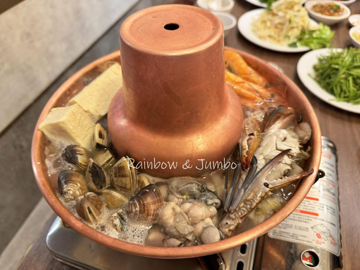 【不專業食記】新北新店|山東小館| 酸度滿滿的酸菜白肉鍋,米 【不專業食記】新北新店|山東小館| 酸度滿滿的酸菜白肉鍋,米