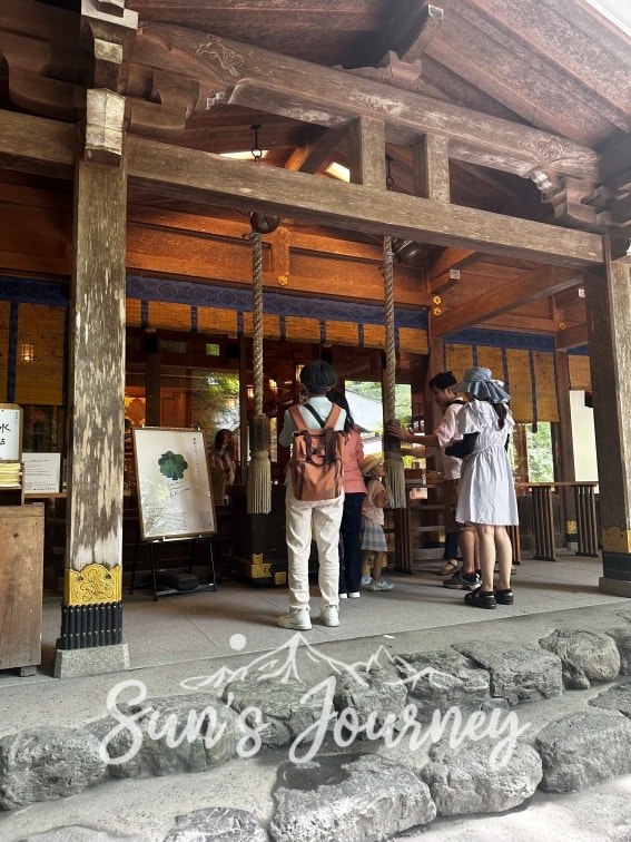 2025 Rainbow京都快閃之旅|貴船神社(きふねじんじゃ)|交通攻略及水占卜體驗|藏在山林裡的療癒系能量神社 - 第7張圖 2025 Rainbow京都快閃之旅|貴船神社(きふねじんじゃ)|交通攻略及水占卜體驗|藏在山林裡的療癒系能量神社