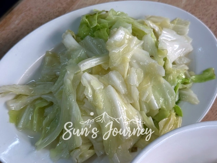 【不專業食記】台南中西|友愛牛肉湯|豬油拌飯與鮮甜牛肉湯的完美邂逅 - 第5張圖 【不專業食記】台南中西|友愛牛肉湯|豬油拌飯與鮮甜牛肉湯的完美邂逅