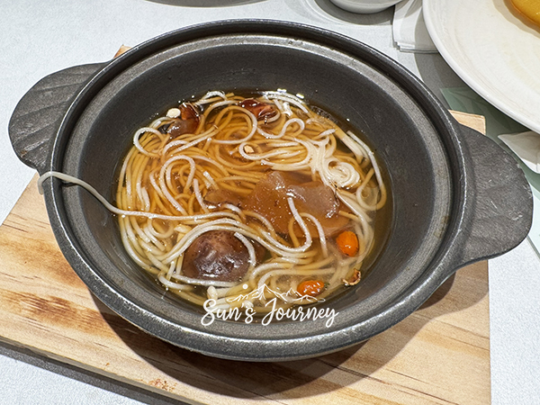 【不專業食記】台北中正｜果然匯｜蔬食吃到飽，素食者友善的知名蔬食自助吧